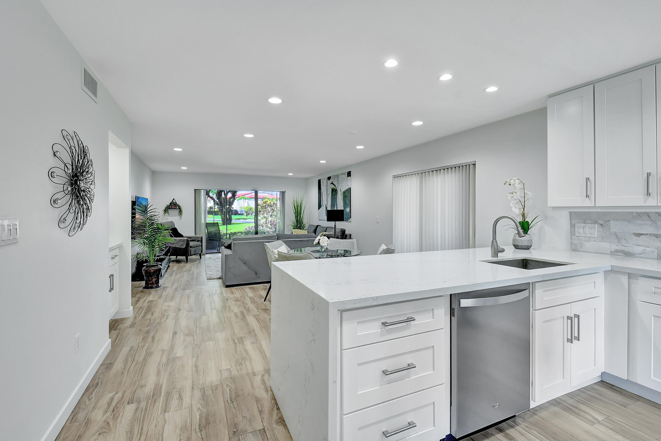 21214 Lago Circle, Unit G Boca Raton, FL 33433 - Photo 6 of 59 DSC_9002