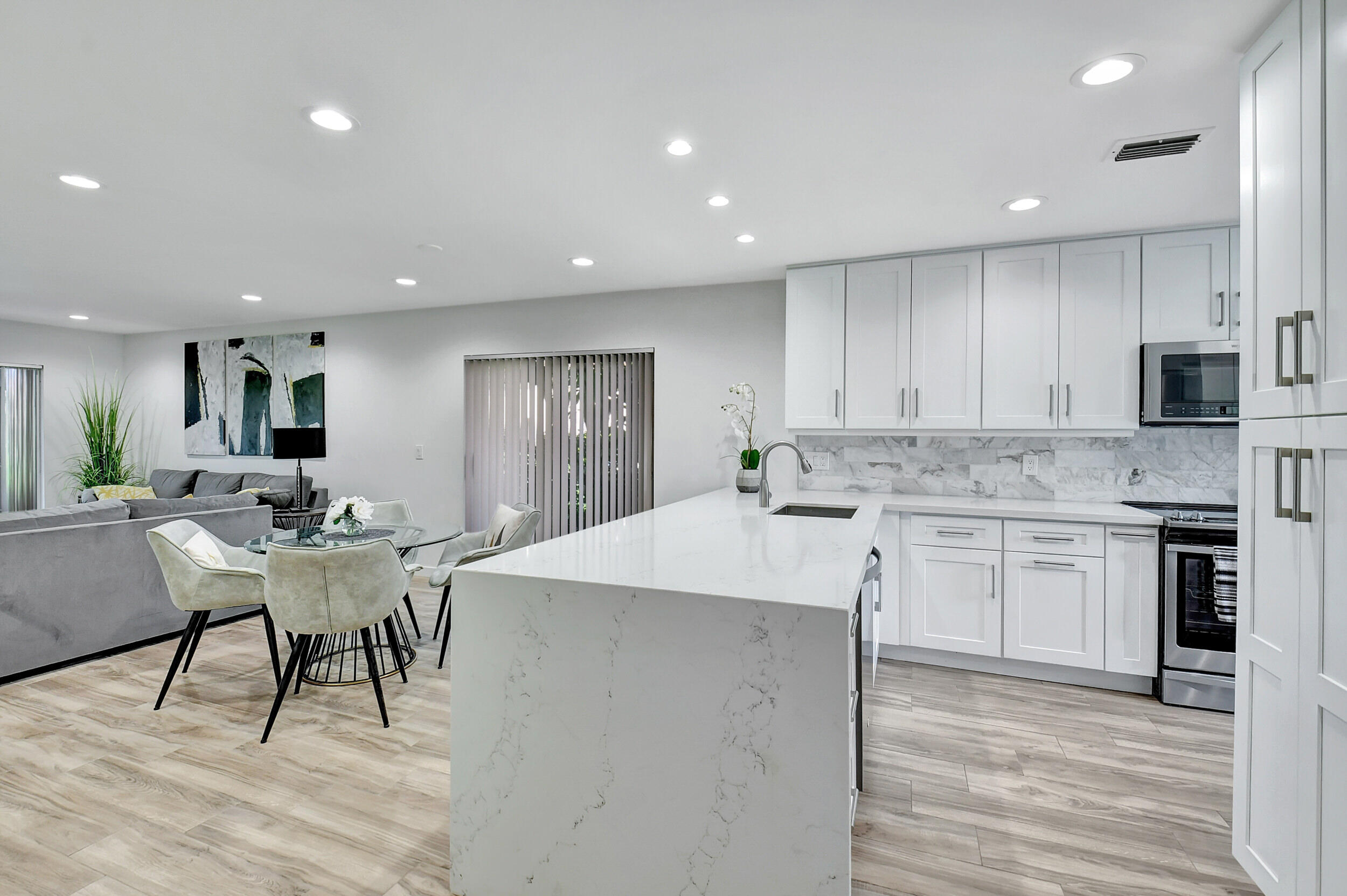 21214 Lago Circle, Unit G Boca Raton, FL 33433 - Photo 7 of 59 DSC_9007