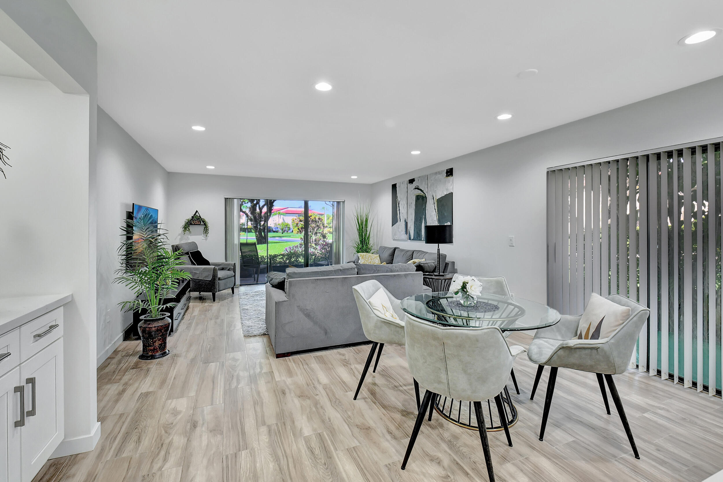 21214 Lago Circle, Unit G Boca Raton, FL 33433 - Photo 8 of 59 DSC_9012