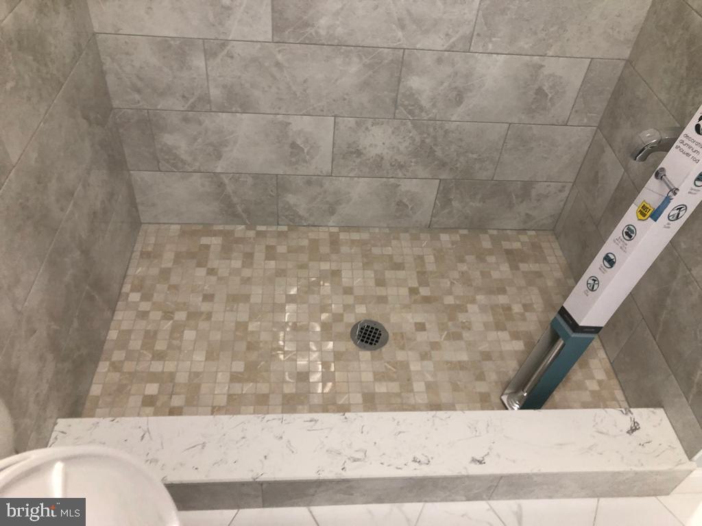 3250 Broad Hamilton, NJ 08610 - Photo 13 of 43 a view of a bathroom