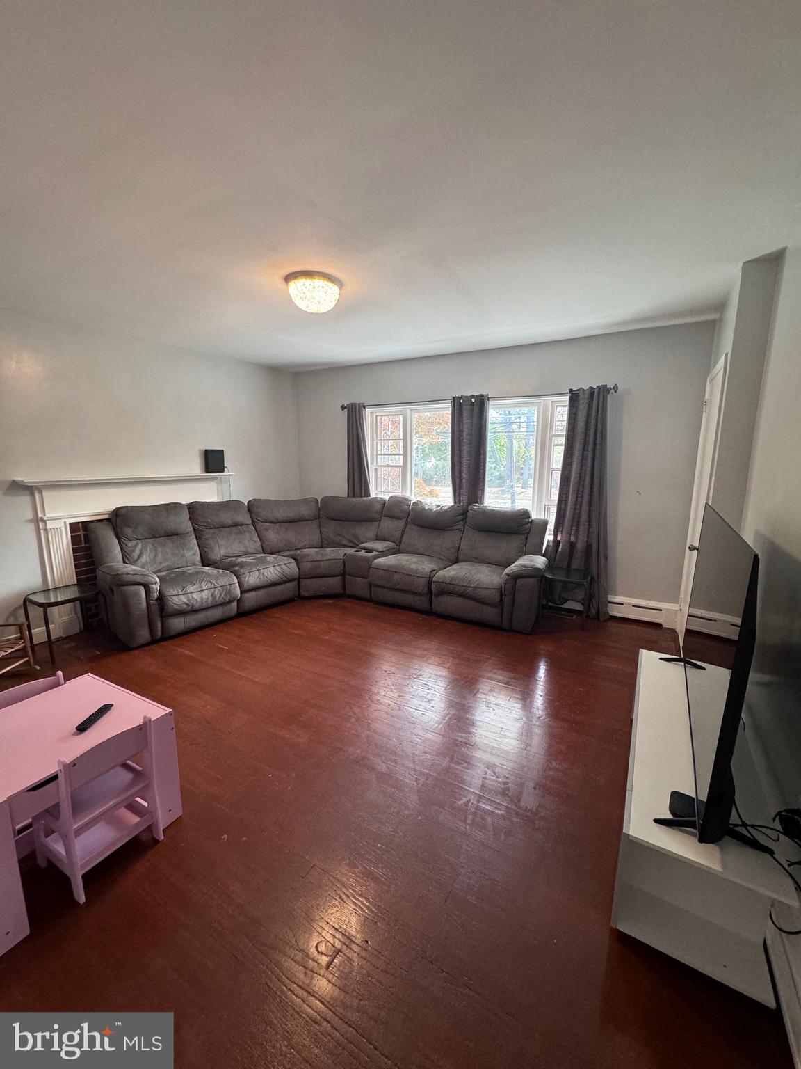 3250 Broad Hamilton, NJ 08610 - Photo 29 of 43 a living room with furniture and a flat screen tv