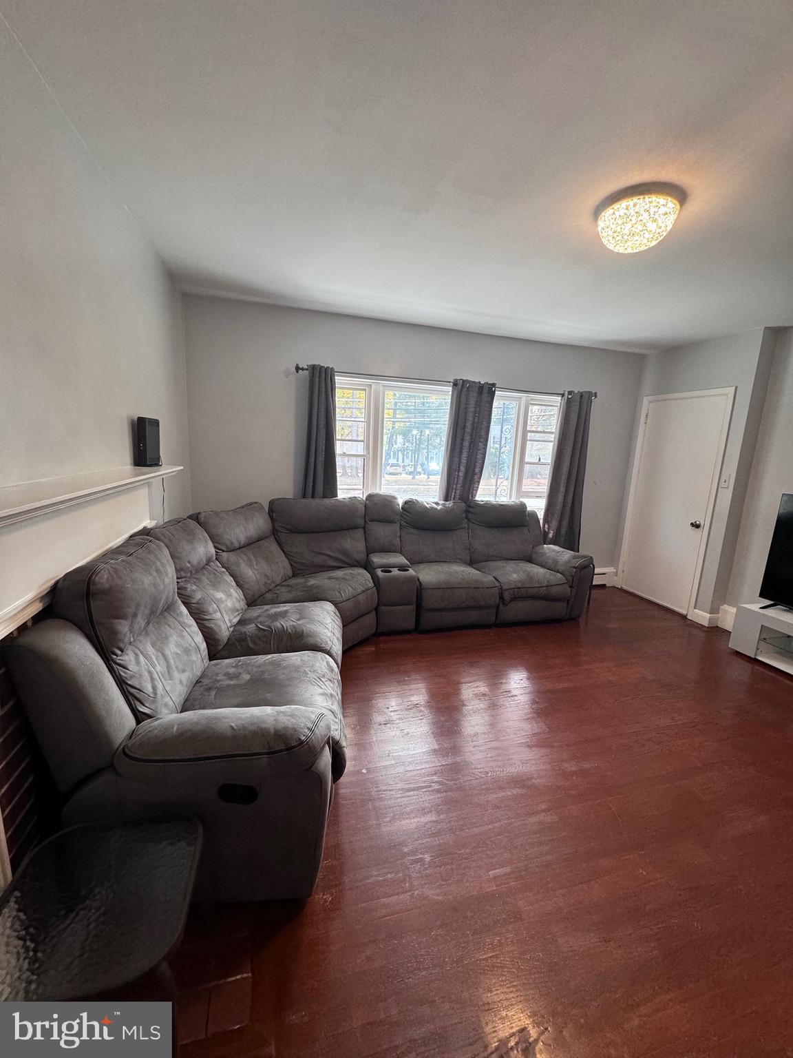 3250 Broad Hamilton, NJ 08610 - Photo 31 of 43 a living room with furniture and a window
