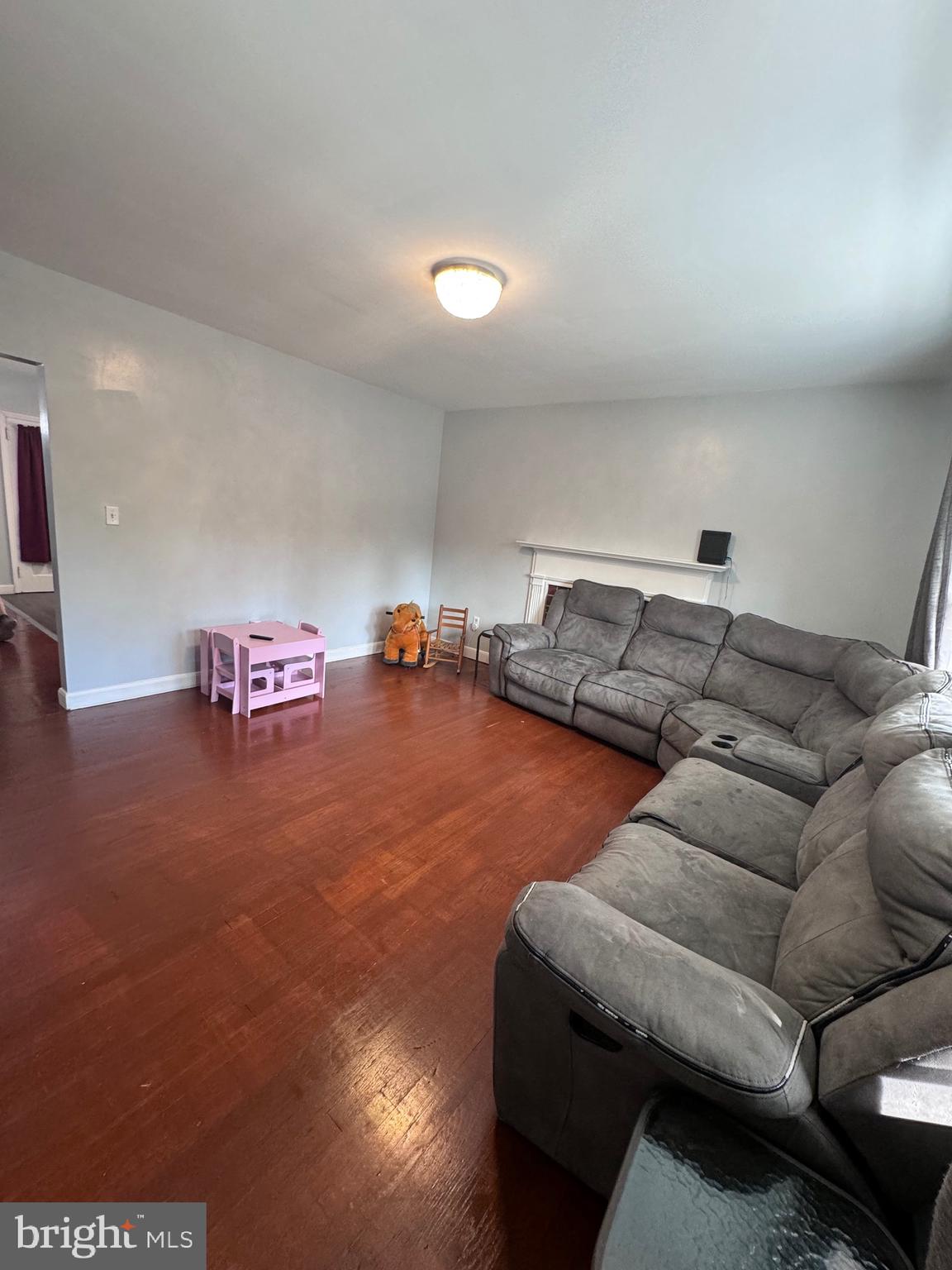 3250 Broad Hamilton, NJ 08610 - Photo 32 of 43 a living room with furniture and a couch