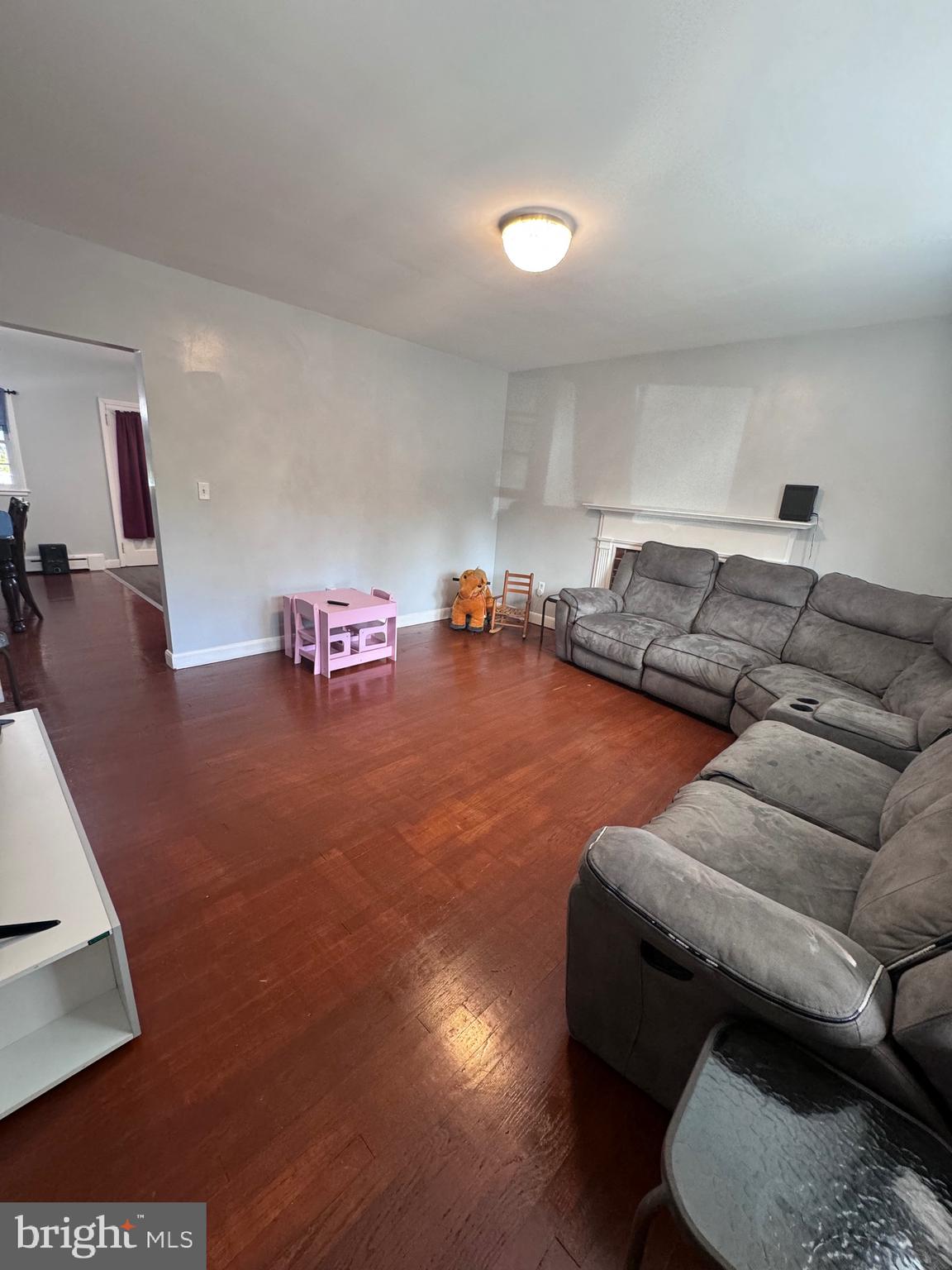3250 Broad Hamilton, NJ 08610 - Photo 34 of 43 a living room with furniture and a flat screen tv
