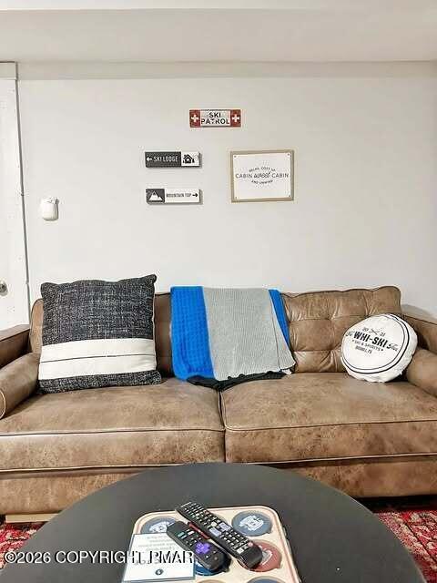 4309 Winchester Way Bushkill, PA 18324 - Photo 10 of 56 a living room with furniture