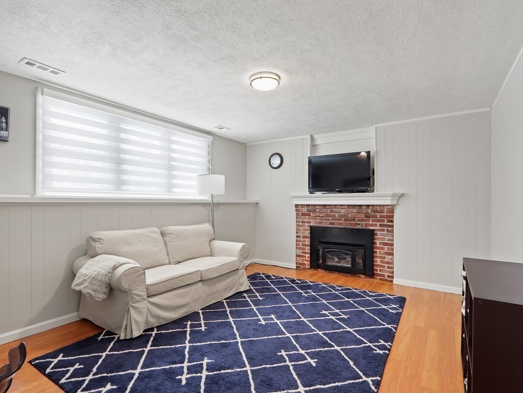 984 Webster Street Needham, MA 02492 - Photo 14 of 18 Gallery Image 14