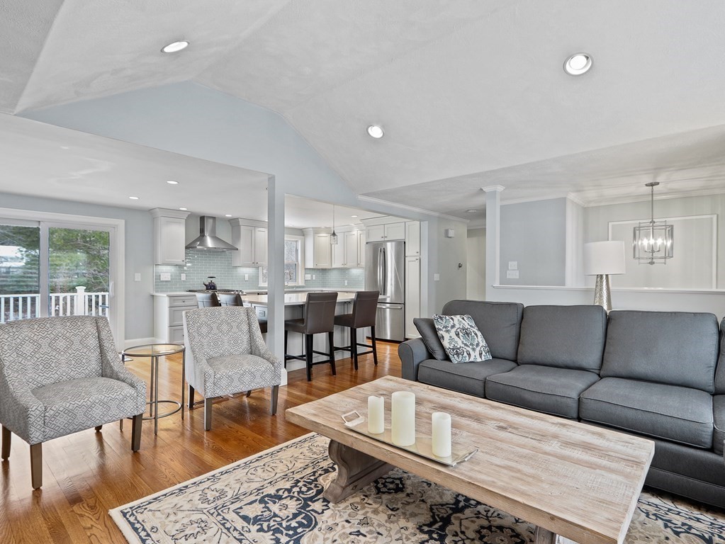 984 Webster Street Needham, MA 02492 - Photo 6 of 18 Gallery Image 6