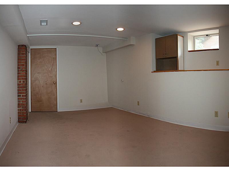 425 Poplar Road Indianapolis, IN 46219 - Photo 18 of 24 Gallery Image 18