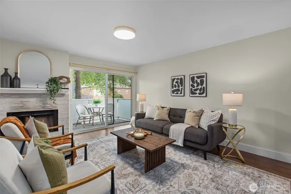 $449,500 | 8800 20th Avenue Northeast, Unit B208, Seattle, WA 98115
