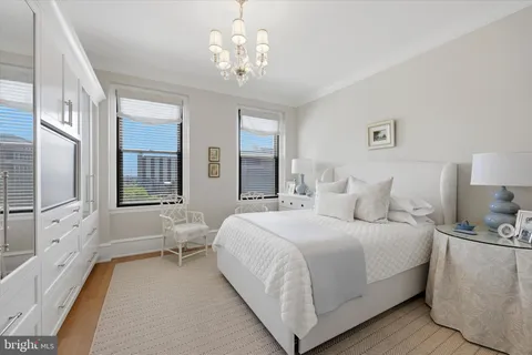 $619,999 | 250 South 13th Street, Unit 8D, Philadelphia, PA 19107