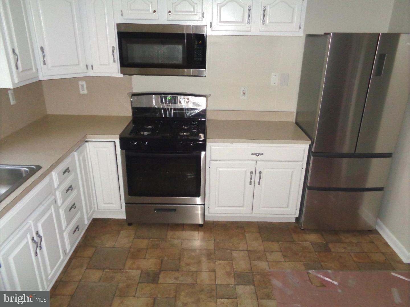 217 Crestview Road Hatboro, PA 19040 - Photo 4 of 22 Kitchen