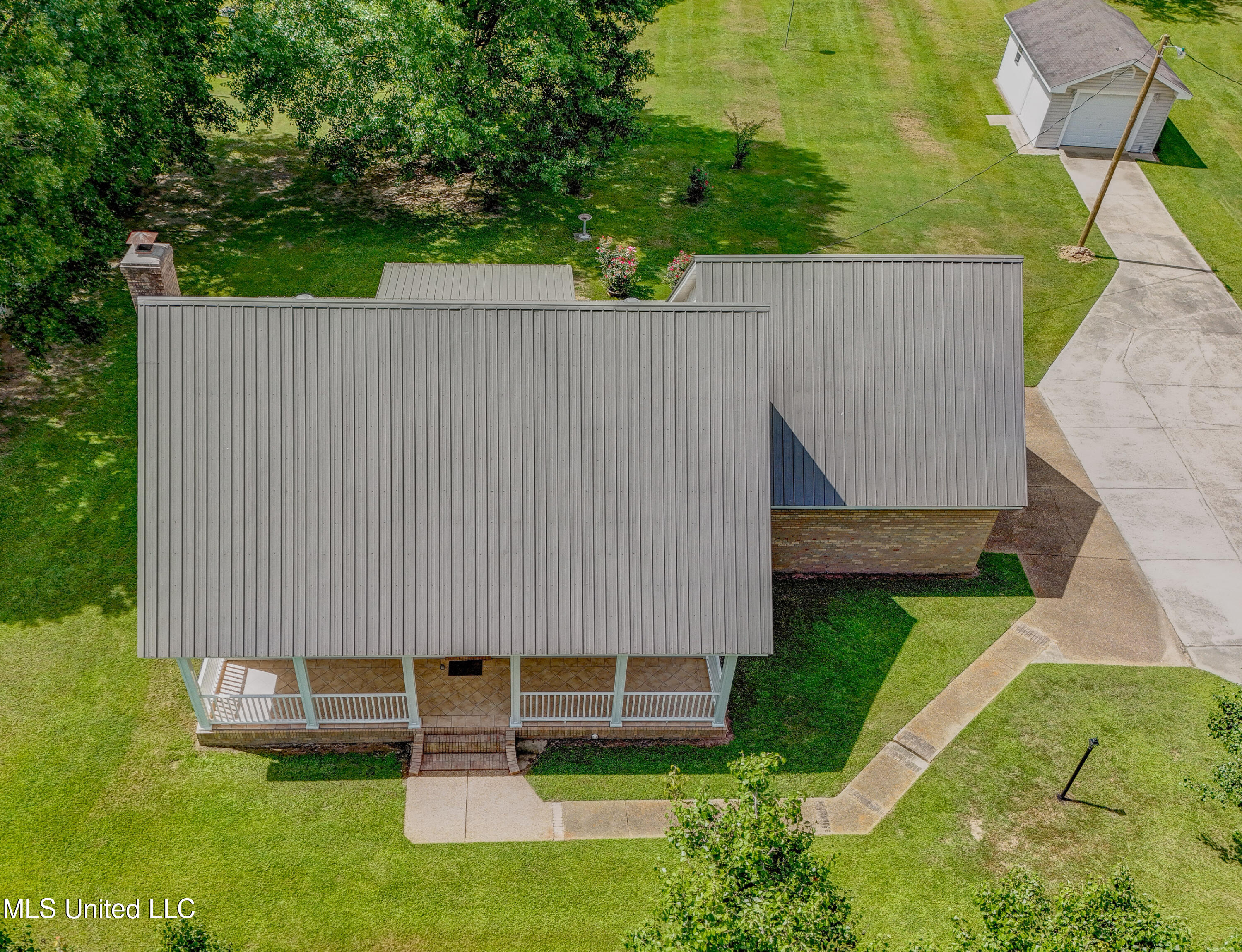 320 Burnt House Road Vicksburg, MS 39180 - Photo 38 of 64 Aerial Front View 1