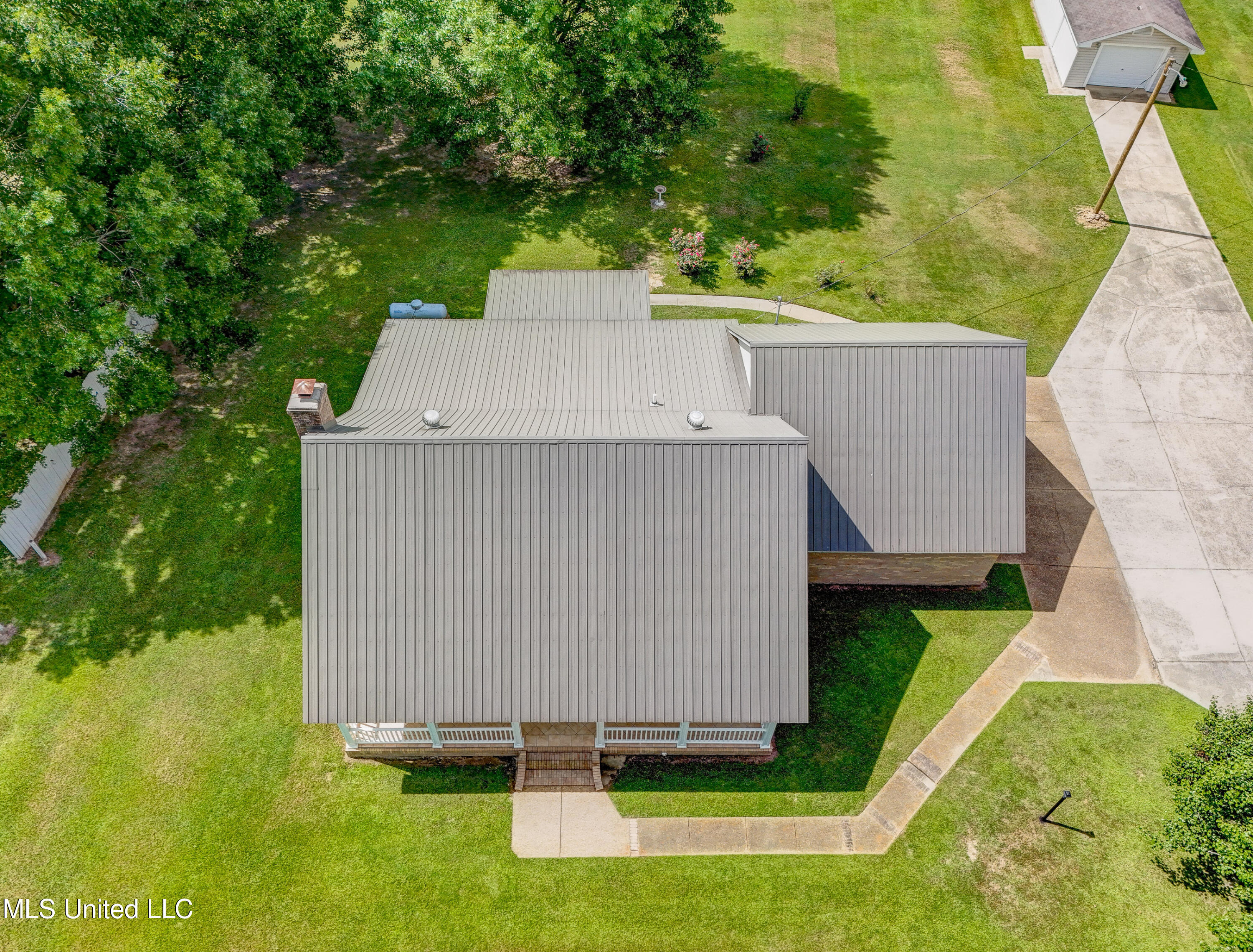 320 Burnt House Road Vicksburg, MS 39180 - Photo 39 of 64 Aerial Front View 2