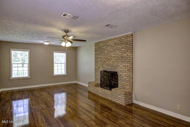 320 Burnt House Road Vicksburg, MS 39180 - Photo 57 of 64 Living Room 2