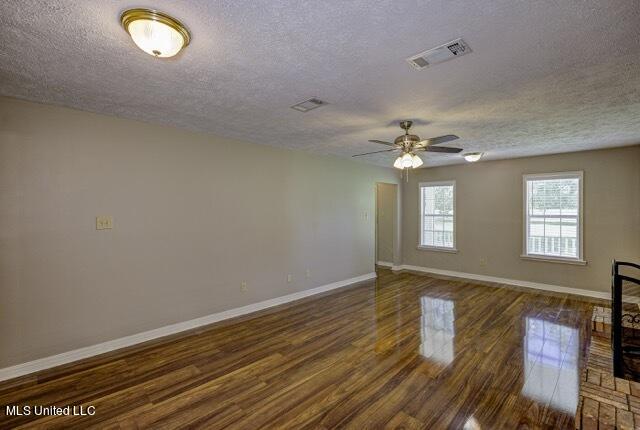 320 Burnt House Road Vicksburg, MS 39180 - Photo 58 of 64 Living Room 3