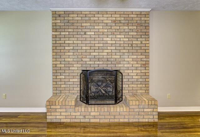 320 Burnt House Road Vicksburg, MS 39180 - Photo 60 of 64 Living Room Gas Fireplace