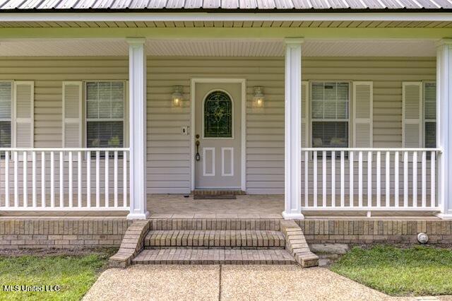320 Burnt House Road Vicksburg, MS 39180 - Photo 8 of 64 Front Porch 1