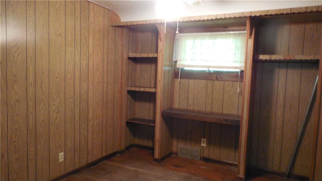 1555 Old Princeton Road New Castle, PA 16101 - Photo 18 of 25 Plenty builtins