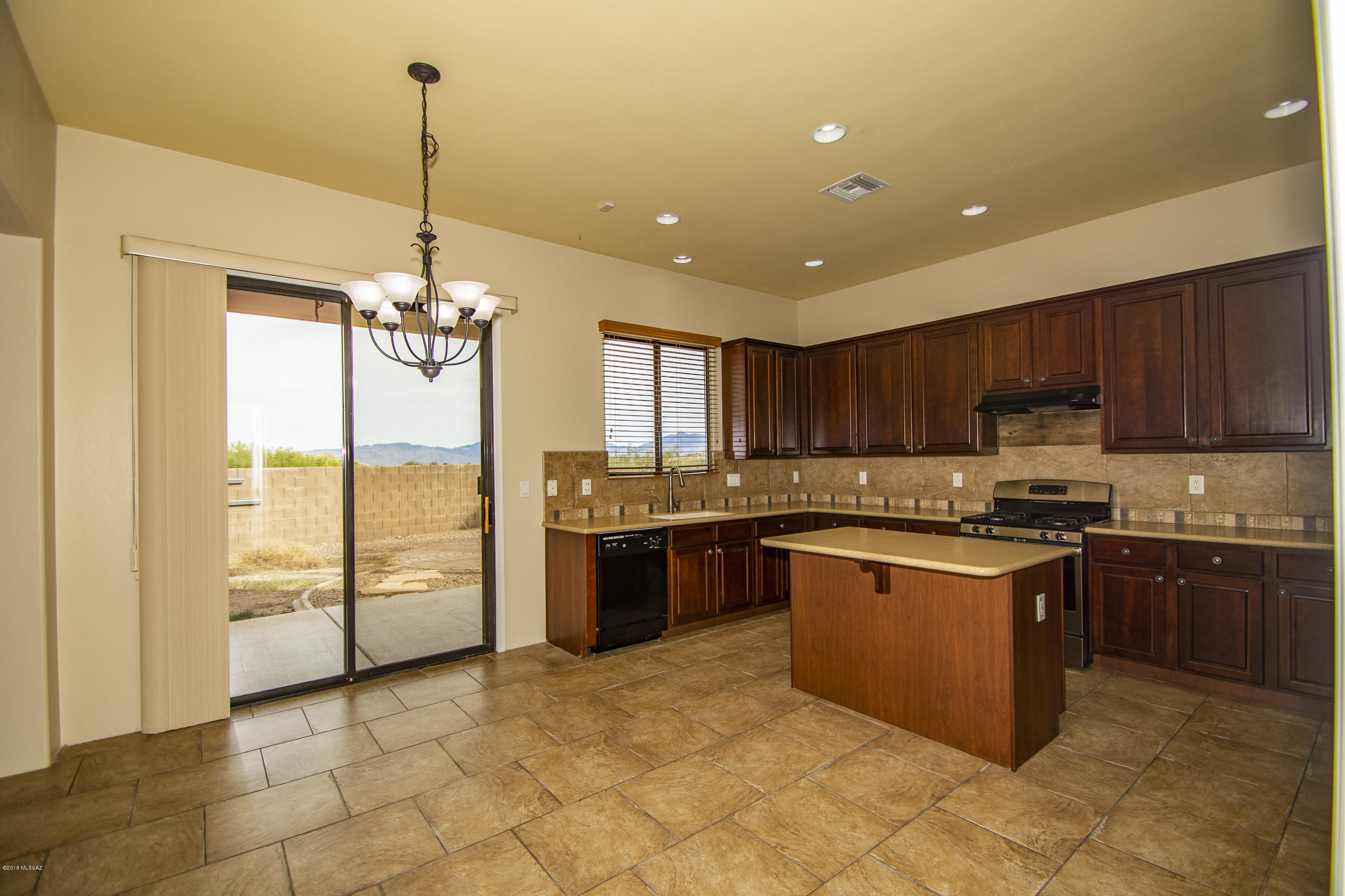 83 East Forrest Feezor Street Vail, AZ 85641 - Photo 4 of 47