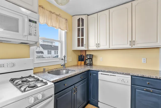 $539,000 | 22 1/2 I Street, Hampton, NH 03842