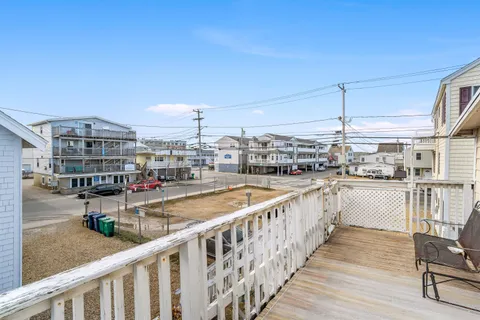 $539,000 | 22 1/2 I Street, Hampton, NH 03842