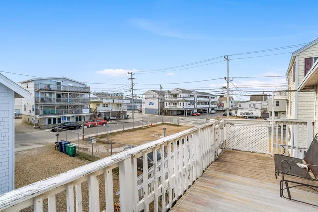 $539,000 | 22 1/2 I Street, Hampton, NH 03842