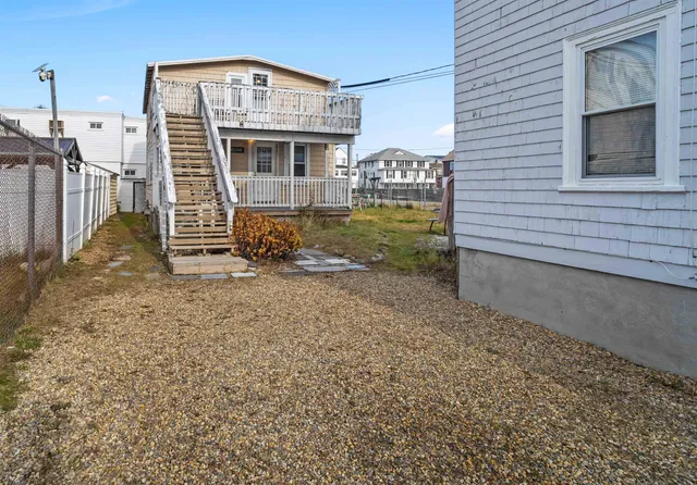 $539,000 | 22 1/2 I Street, Hampton, NH 03842
