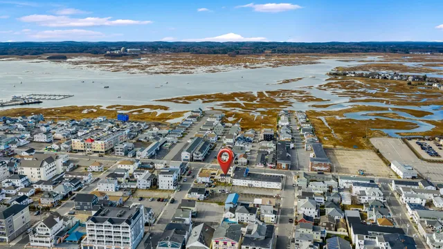 $539,000 | 22 1/2 I Street, Hampton, NH 03842