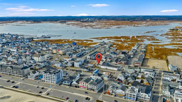 $539,000 | 22 1/2 I Street, Hampton, NH 03842
