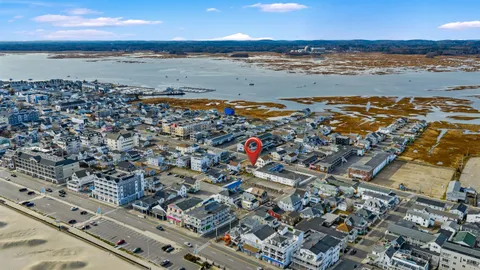 $539,000 | 22 1/2 I Street, Hampton, NH 03842