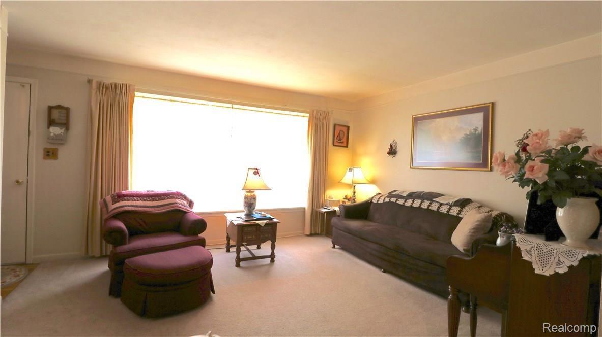 8825 Merriman Road Livonia, MI 48150 - Photo 7 of 20 IMG_9638.JPG