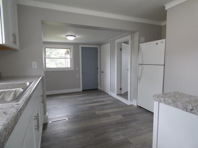 2448 W Forest Beloit, WI 53511 - Photo 11 of 21
