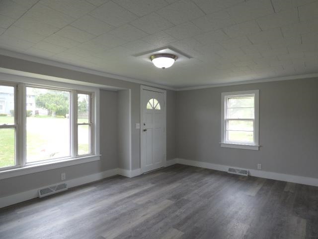 2448 W Forest Beloit, WI 53511 - Photo 5 of 21