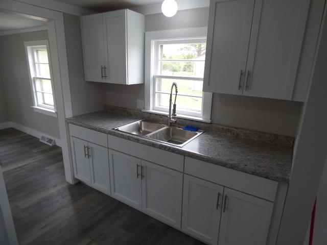 2448 W Forest Beloit, WI 53511 - Photo 10 of 21