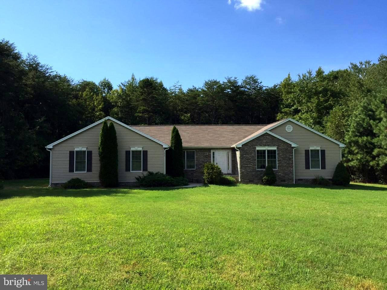 2761 Eastham Road Bumpass, VA 23024 - Photo 1 of 23 SPACIOUS WATER ACCESS HOME ON LAKE ANNA