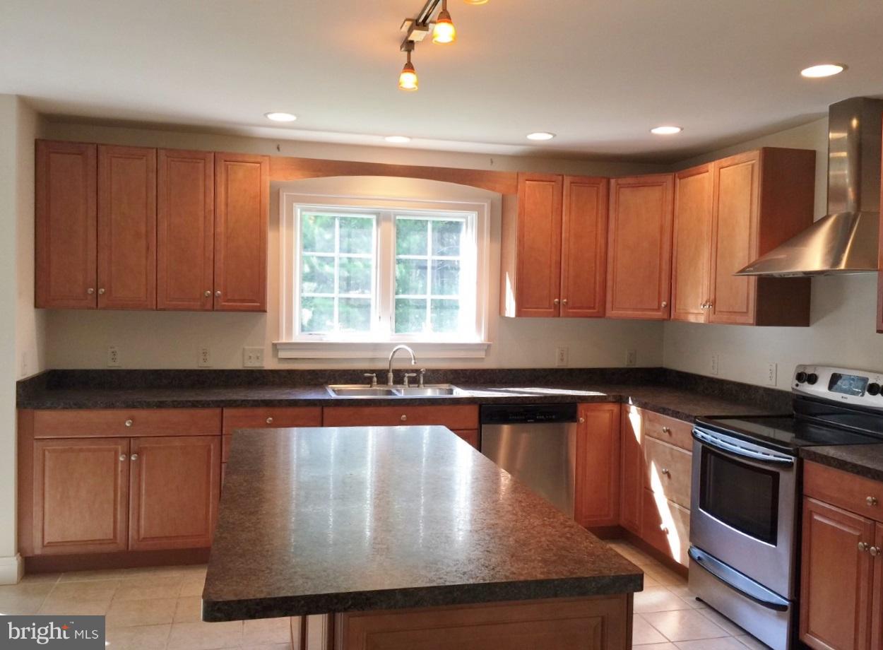2761 Eastham Road Bumpass, VA 23024 - Photo 11 of 23 KITCHEN W/SS APPLIANCES