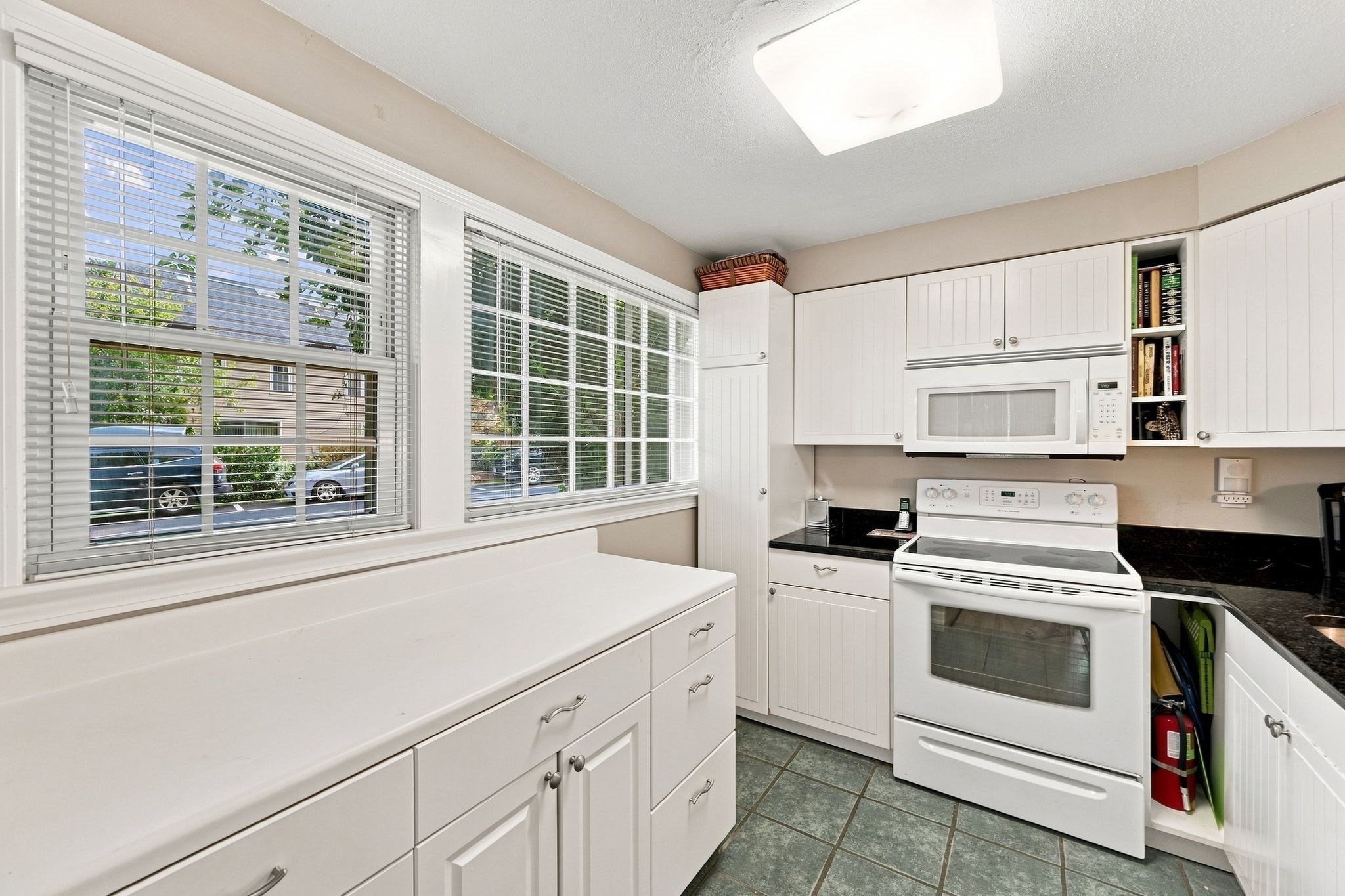 2 Capstan Way Swampscott, MA 01907 - Photo 12 of 35 Gallery Image 12