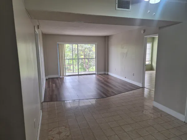 $1,850 | 4166 Inverrary Drive, Unit 403, Lauderhill, FL 33319