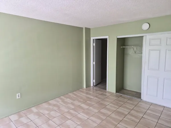 $1,850 | 4166 Inverrary Drive, Unit 403, Lauderhill, FL 33319