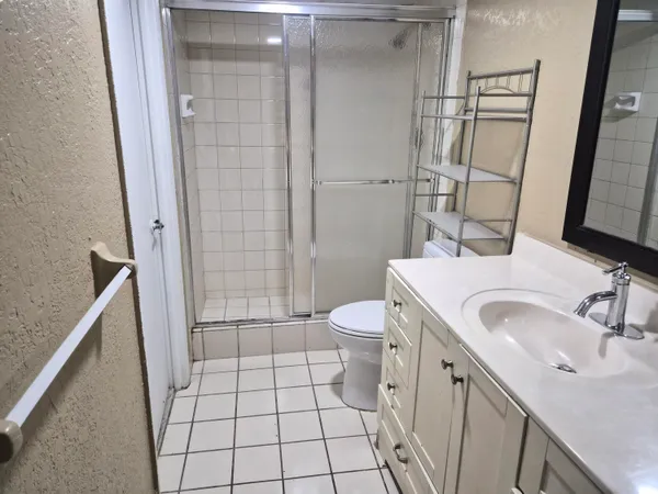 $1,850 | 4166 Inverrary Drive, Unit 403, Lauderhill, FL 33319