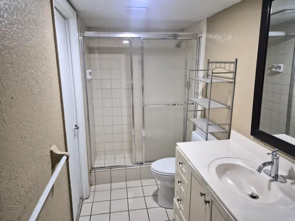 $1,850 | 4166 Inverrary Drive, Unit 403, Lauderhill, FL 33319