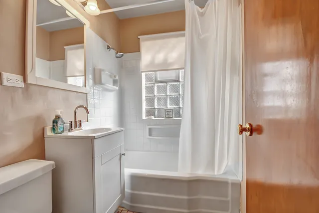 $224,873 | 9041 South East End Avenue, Chicago, IL 60617