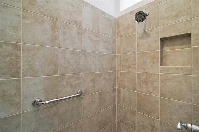 $380,000 | 3315 Dzuro Drive, Oxford, FL 34484