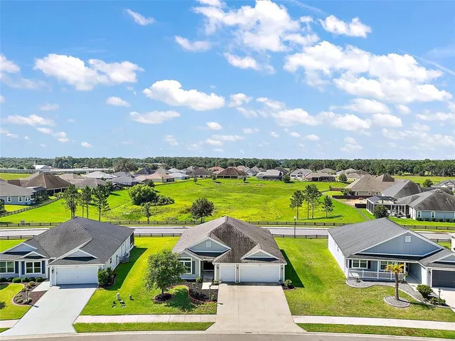 $380,000 | 3315 Dzuro Drive, Oxford, FL 34484