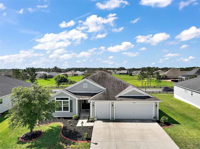 $380,000 | 3315 Dzuro Drive, Oxford, FL 34484