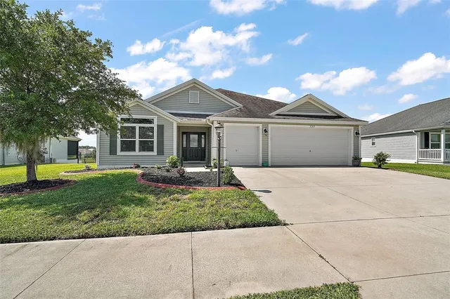 $380,000 | 3315 Dzuro Drive, Oxford, FL 34484