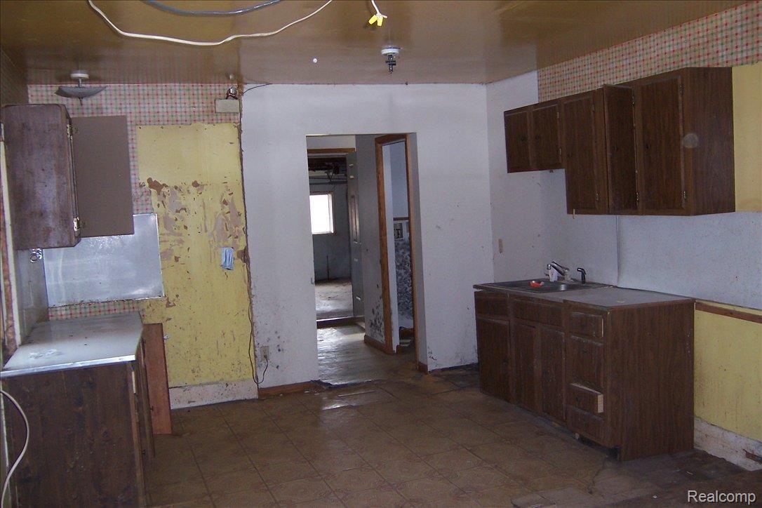 13364 Duffield Road Montrose, MI 48457 - Photo 3 of 8 100_0171