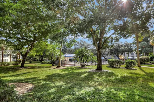 $139,000 | 2301 Lucaya Lane, Unit M1, Coconut Creek, FL 33066