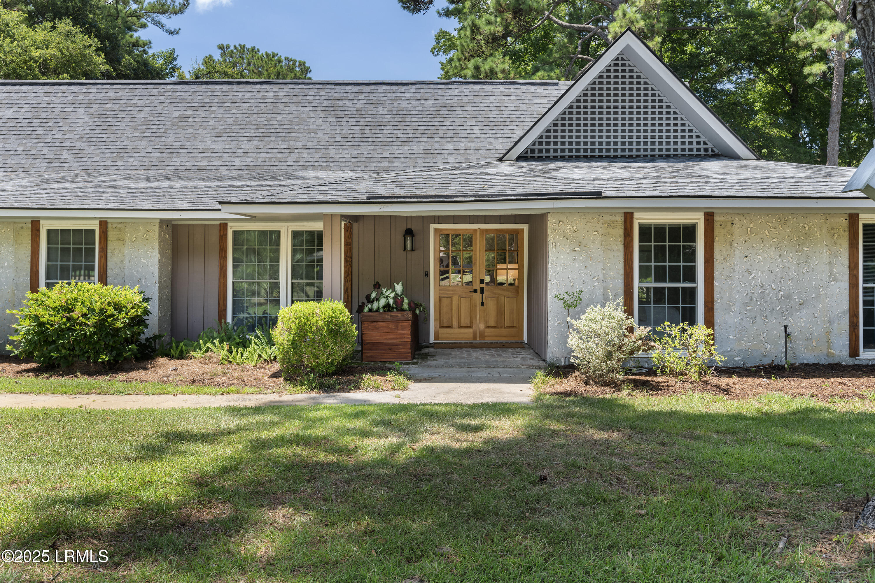11 Rivers Court Beaufort, SC 29907 - Photo 1 of 64 1
