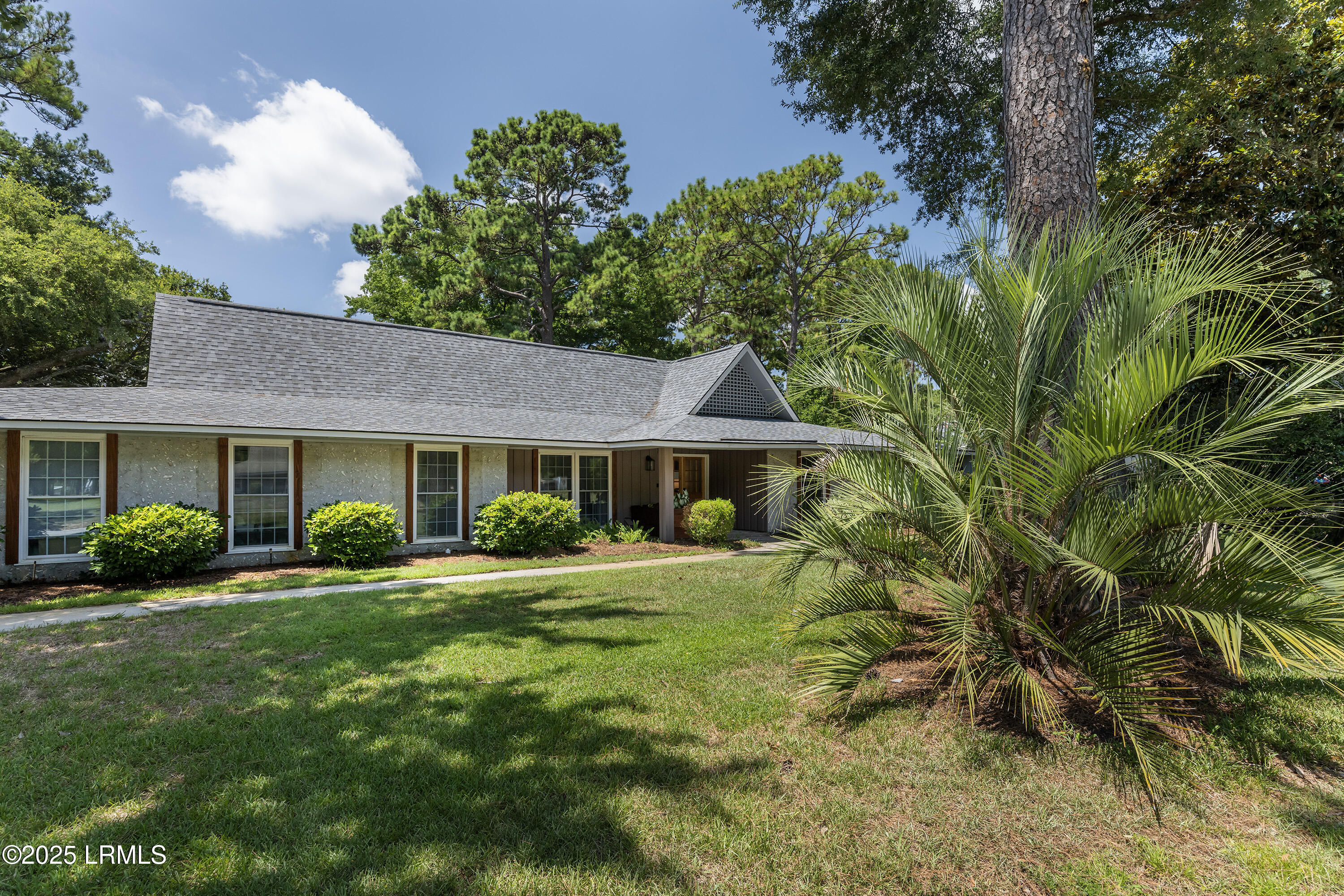 11 Rivers Court Beaufort, SC 29907 - Photo 2 of 64 2